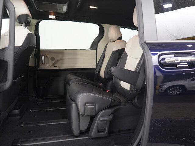 2025 Toyota Sienna Limited 7-Passenger