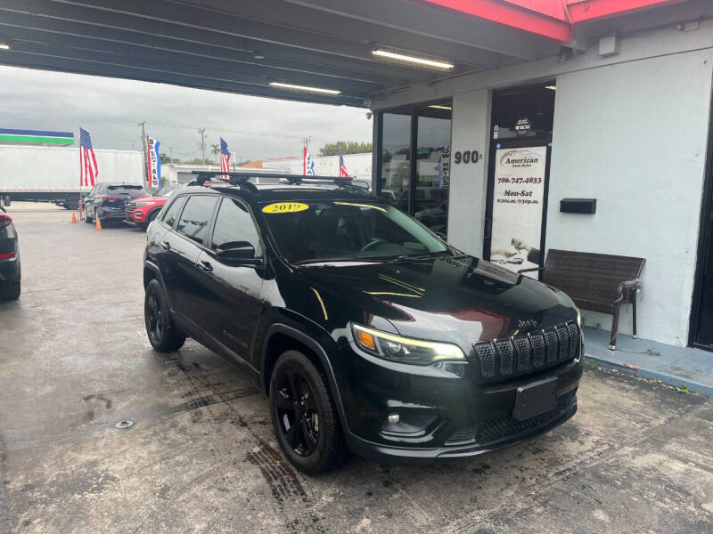 2019 Jeep Cherokee for sale at American Auto Sales in Hialeah FL