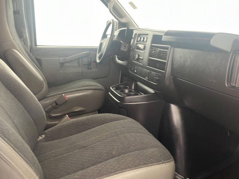 2024 GMC Savana 2500