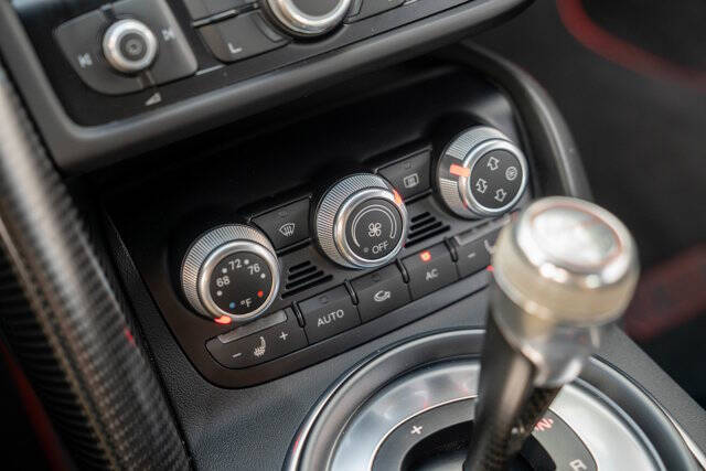 2012 Audi R8 25