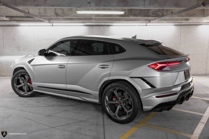 2023 Lamborghini Urus S