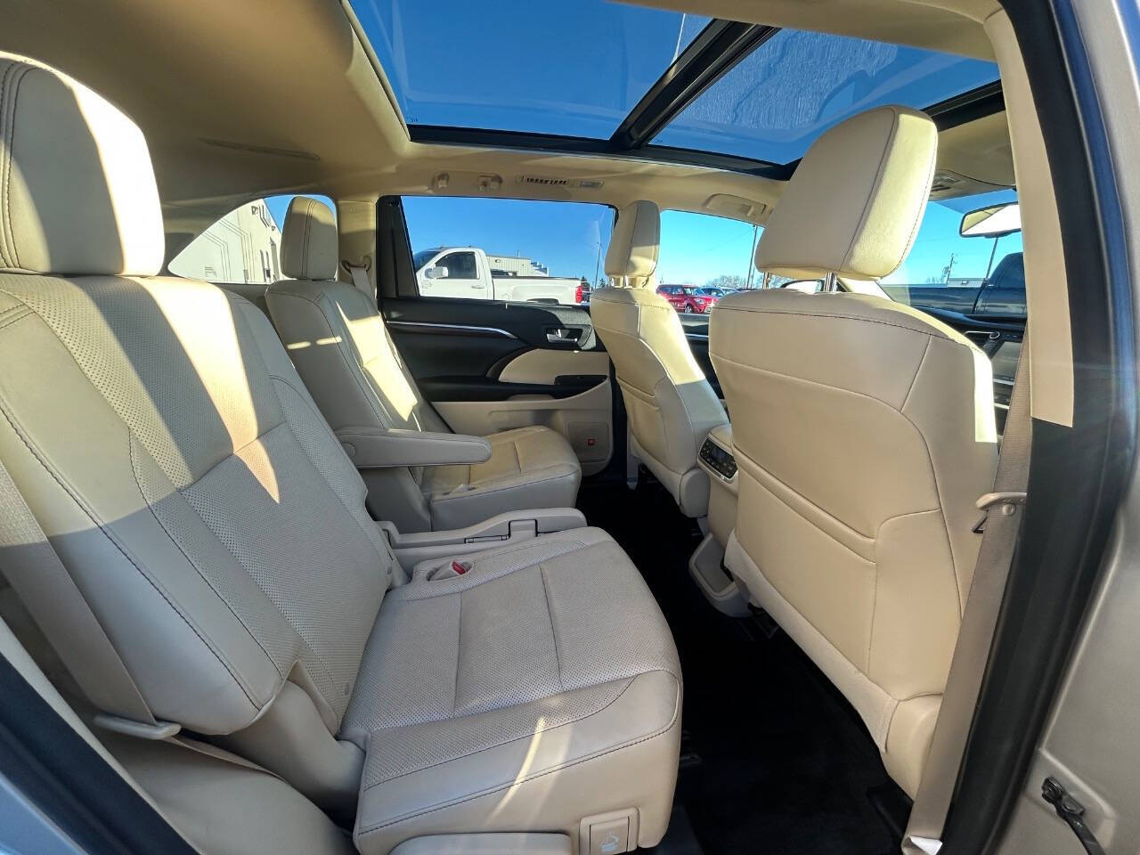 2015 Toyota Highlander for sale at Daily Driven LLC in Idaho Falls, ID