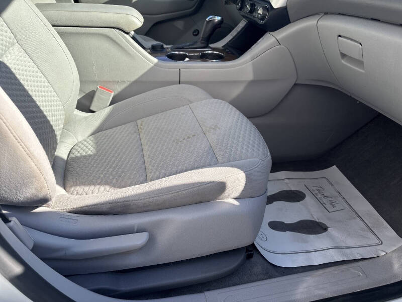 2017 GMC Acadia SLE-2