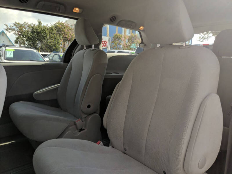 2014 Toyota Sienna L 7-Passenger