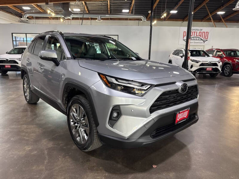 2025 Toyota RAV4 XLE Premium