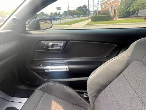 2017 Ford Mustang V6