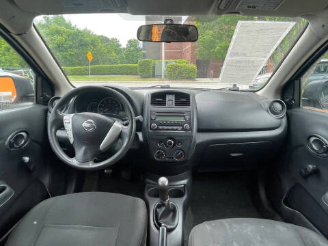 2015 Nissan Versa 1.6 S