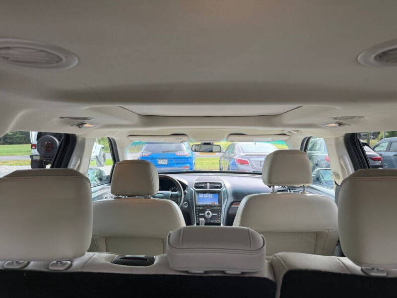 2017 Ford Explorer Platinum