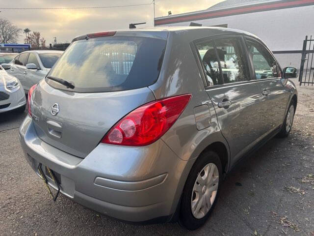 2011 Nissan Versa 1.8 S