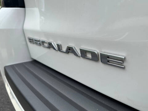 2017 Cadillac Escalade Luxury