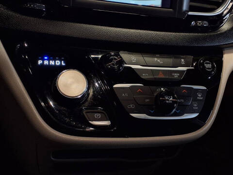 2020 Chrysler Pacifica Touring L