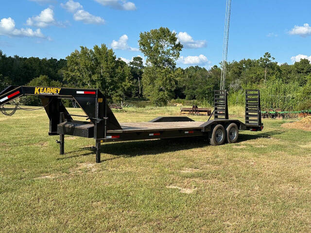 Kearney Trailer 102x26 Drive over fenders Image