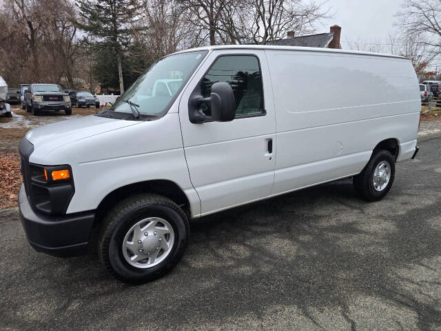 2013 Ford E-Series Base's photo