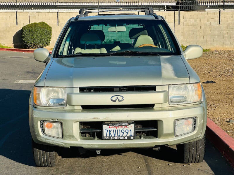 2001 Infiniti QX4
