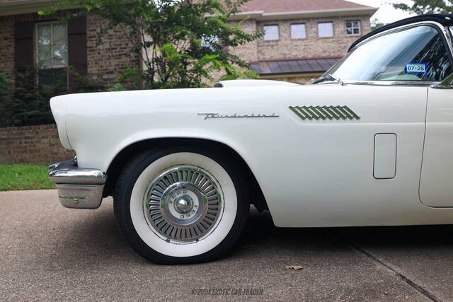 1957 Ford Thunderbird