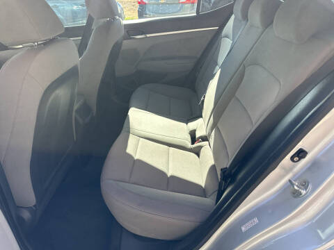 2019 Hyundai Elantra SE