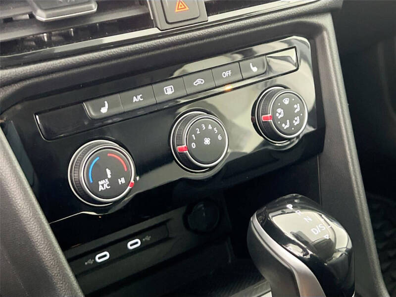 2023 Volkswagen Taos SE 4Motion