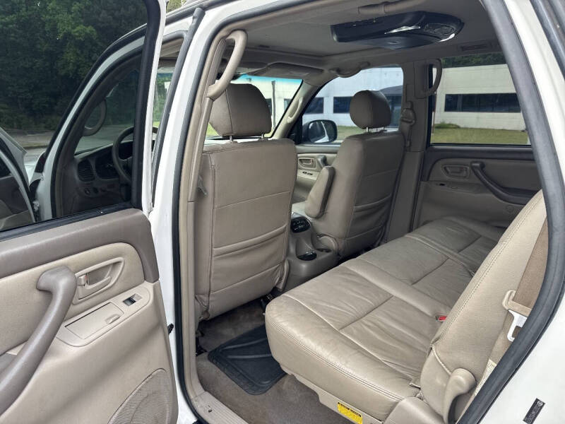 2005 Toyota Sequoia SR5