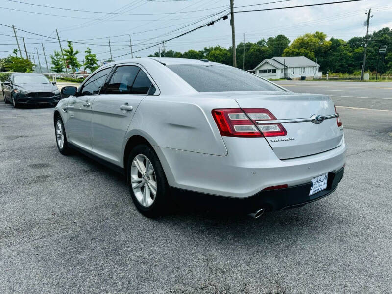 2015 Ford Taurus SEL