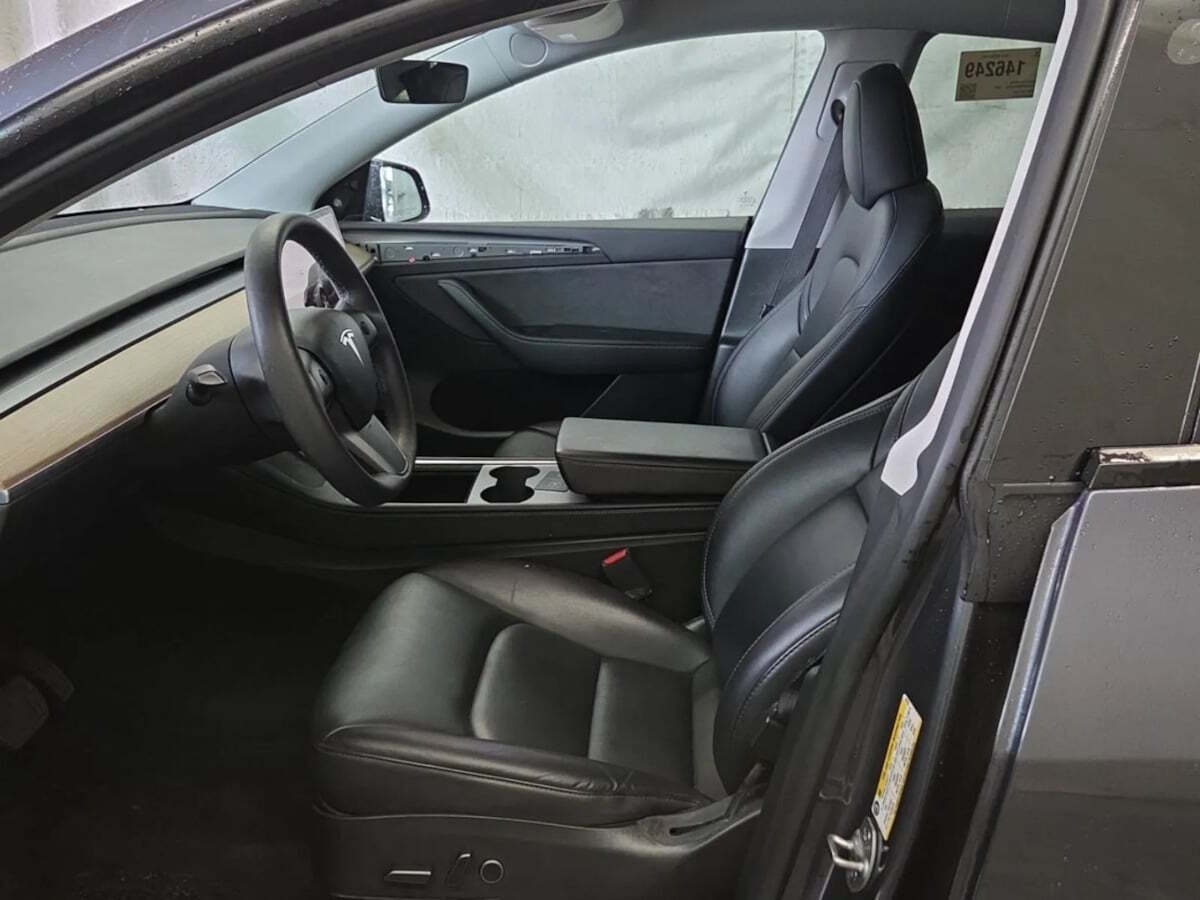 2023 Tesla Model Y Long Range AWD Long Range 4dr Crossover 2