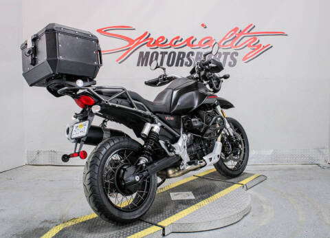 2022 Moto Guzzi V85TT