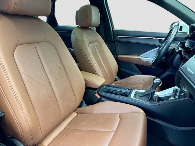 2023 Audi Q3 quattro S line Premium 45 TFSI