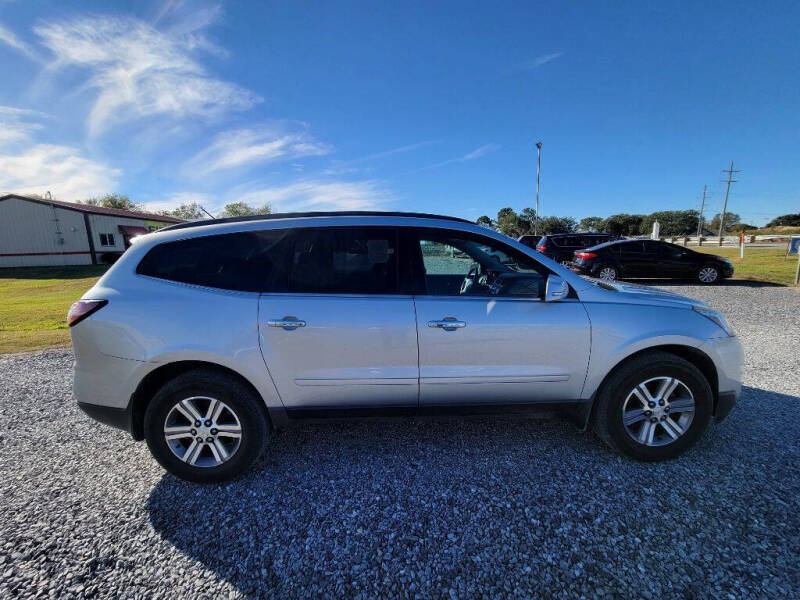 2015 Chevrolet Traverse 2LT photo 2