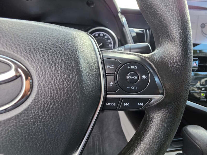 2023 Toyota Camry Hybrid LE