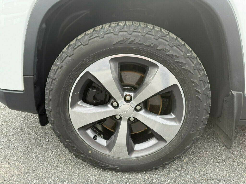 2019 Jeep Cherokee 13
