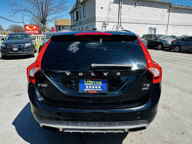 2015 Volvo V60 Cross Country T5