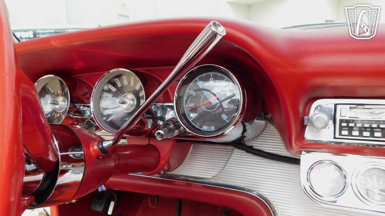 1962 Ford Thunderbird