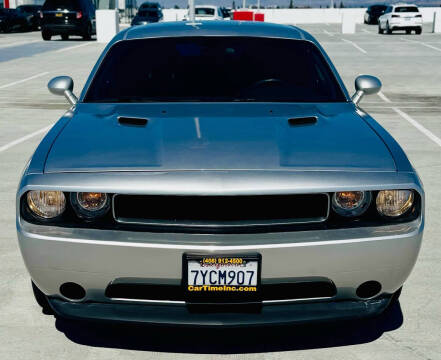 2012 Dodge Challenger SXT Plus