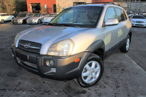 2005 Hyundai Tucson for sale at Atlanta Unique Auto Sales in Norcross GA