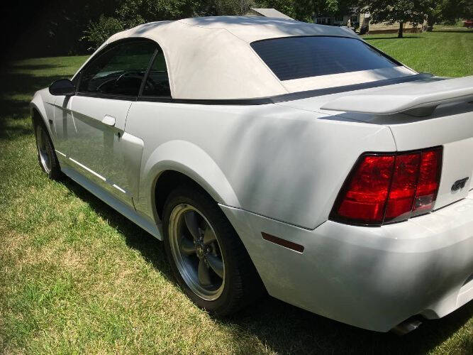 2003 Ford Mustang