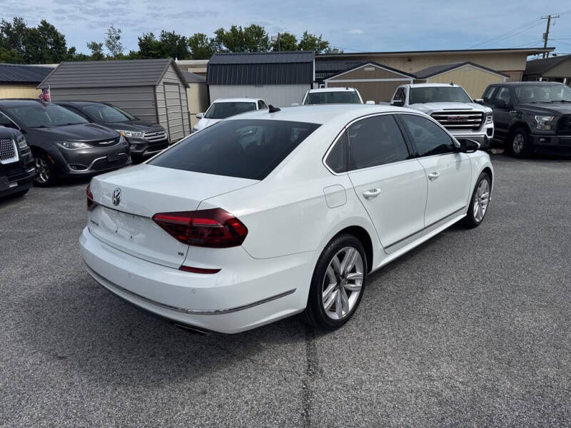 2017 Volkswagen Passat V6 SE
