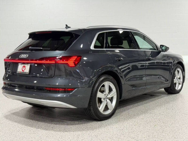 2019 Audi e-tron quattro Premium Plus