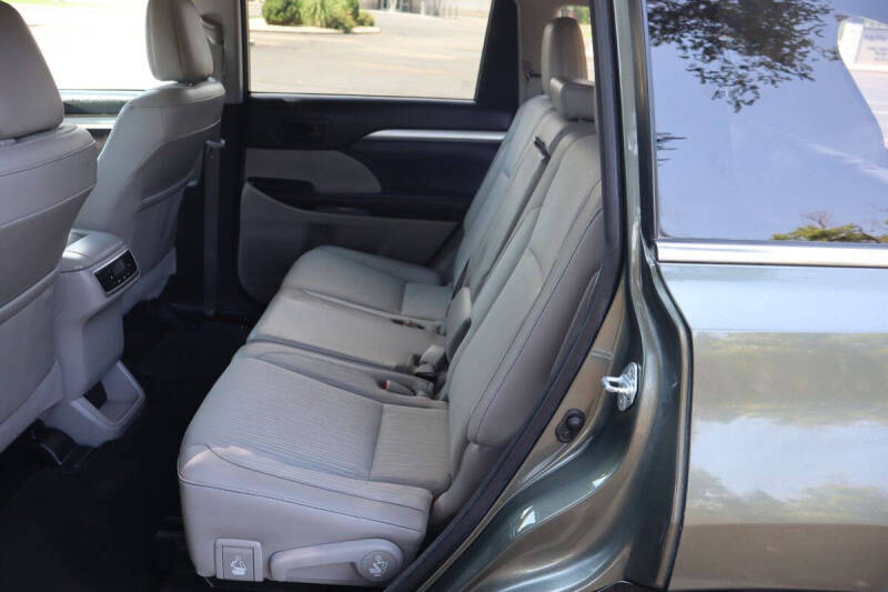 2017 Toyota Highlander LE Plus