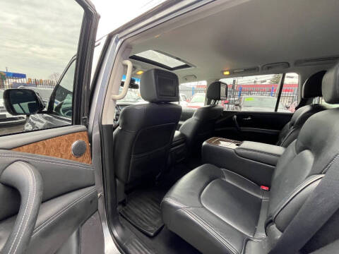 2015 Infiniti QX80