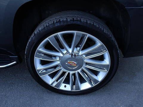 2019 Cadillac Escalade Standard