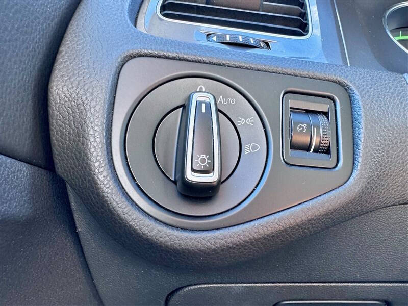 2016 Volkswagen e-Golf SE