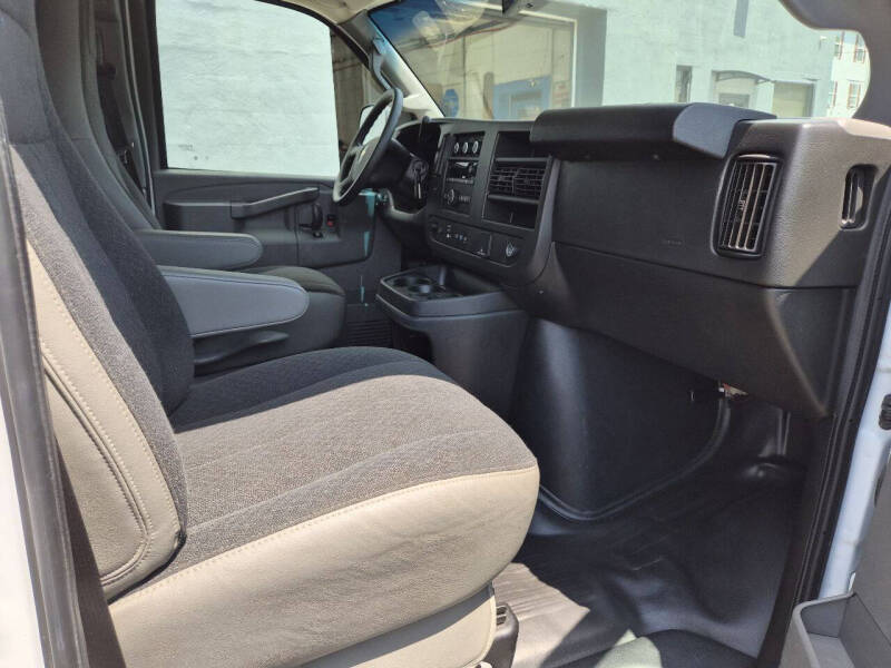 2020 Chevrolet Express 2500
