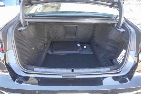 2025 BMW 7 Series 750e xDrive