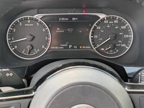 2022 Nissan Pathfinder SV