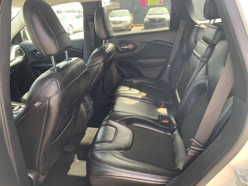 2019 Jeep Cherokee Latitude Plus