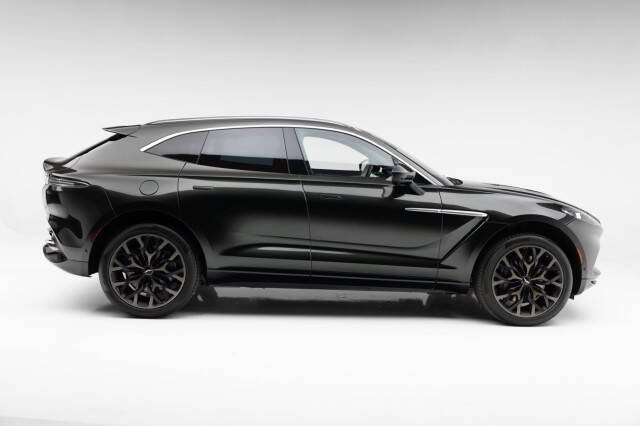 2021 Aston Martin DBX
