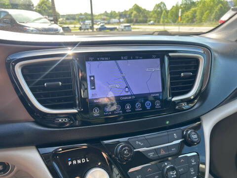 2017 Chrysler Pacifica Touring-L