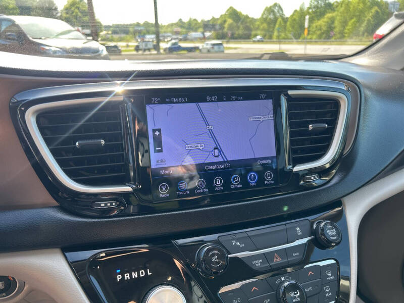 2017 Chrysler Pacifica Touring-L