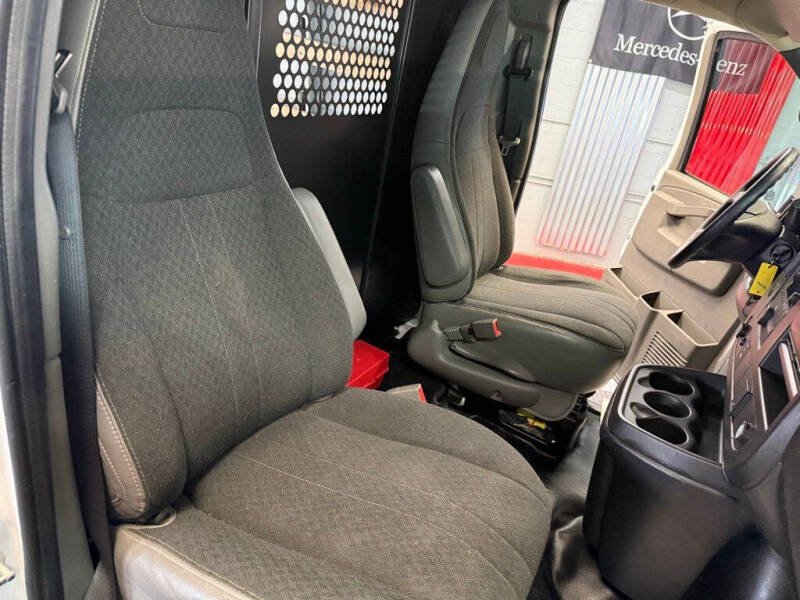 2024 GMC Savana 2500