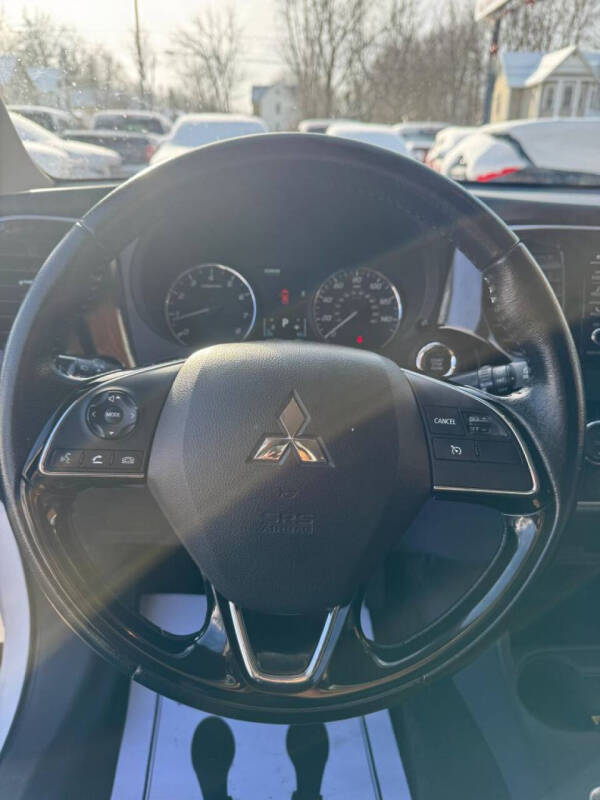 2016 Mitsubishi Outlander SE