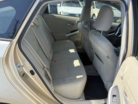 2010 Toyota Prius III